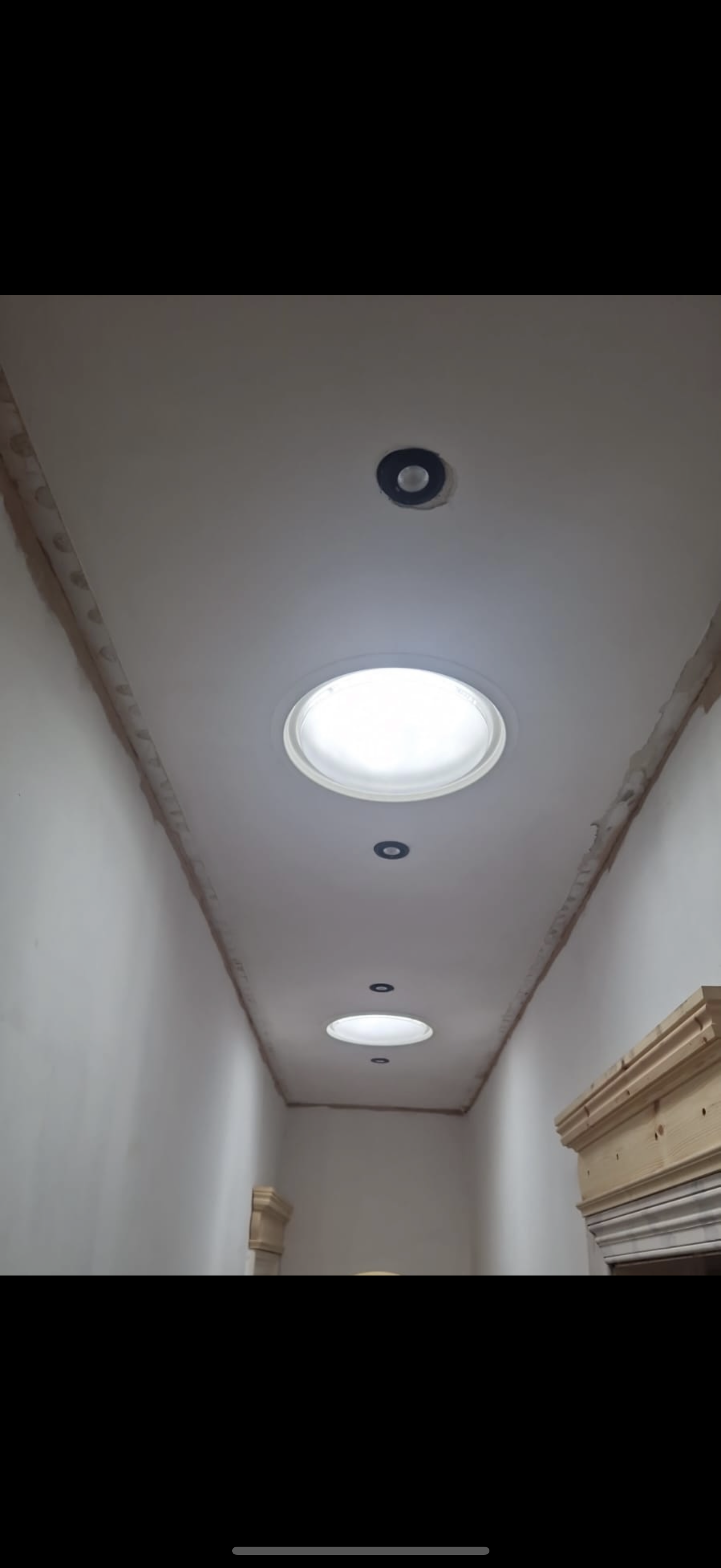 Photo showing a completed Sun tunnel installation