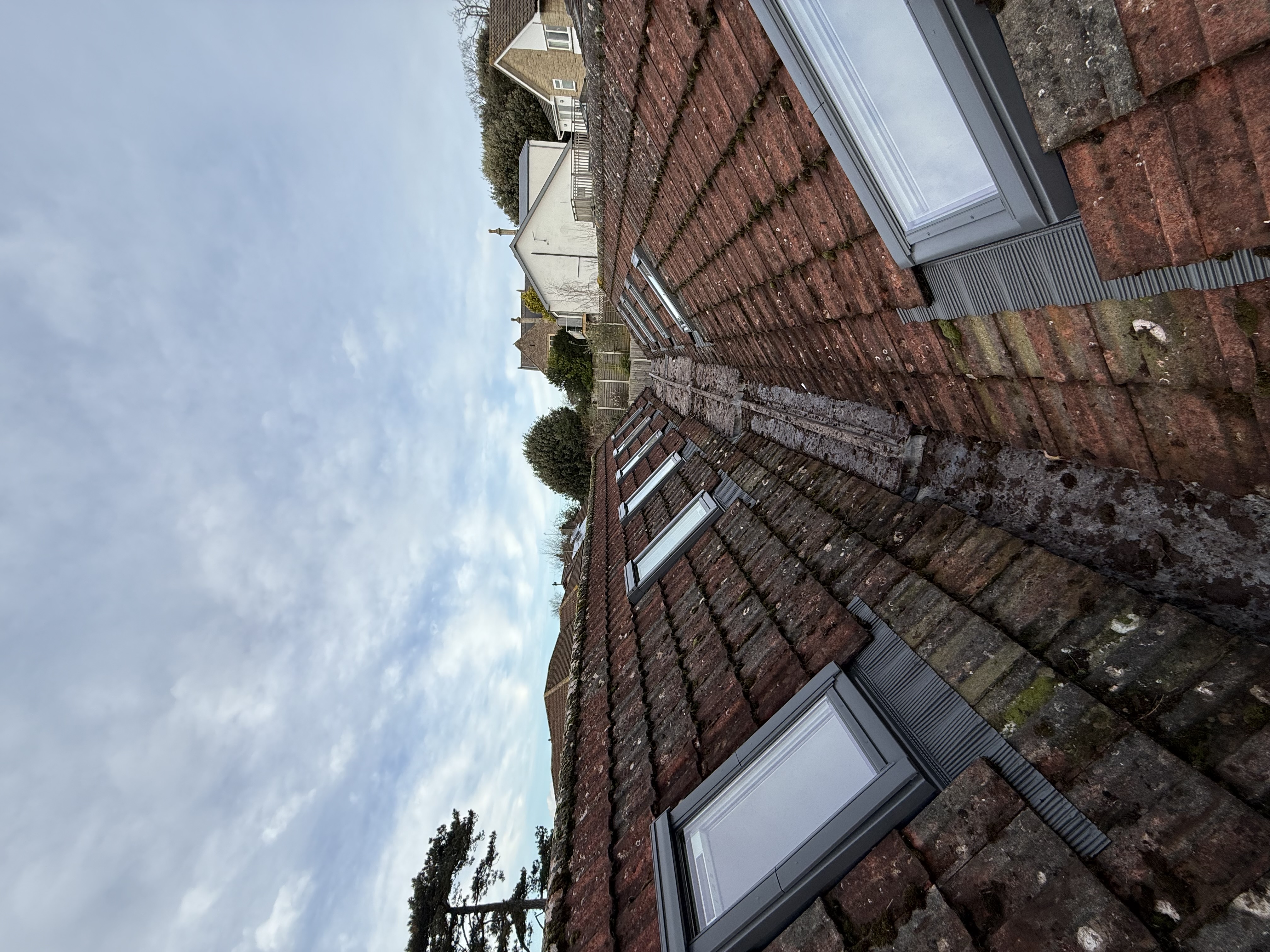 Installation example of a VELUX glass replacement
