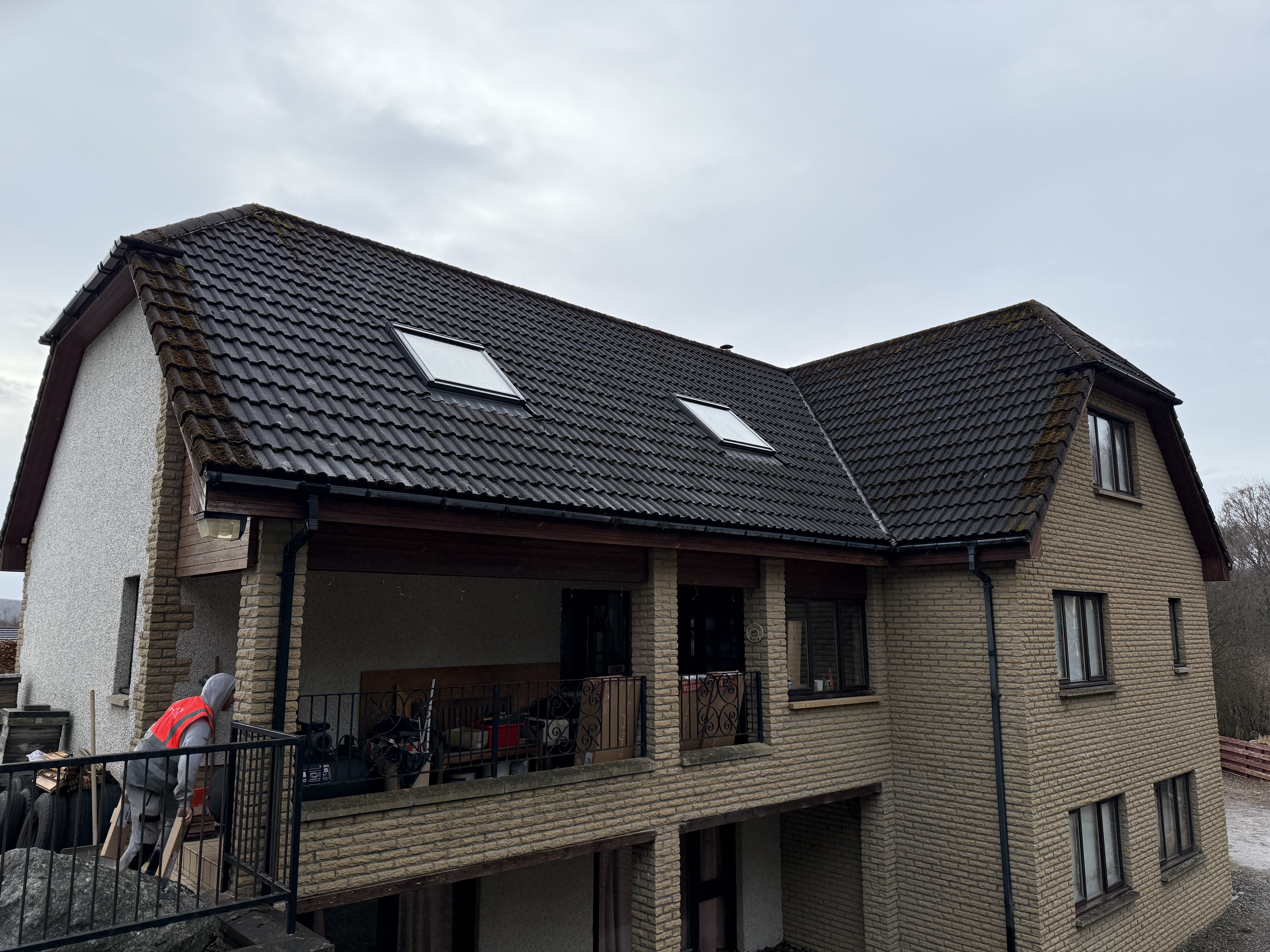 Example VELUX glass replacement work by Skylight Fitters