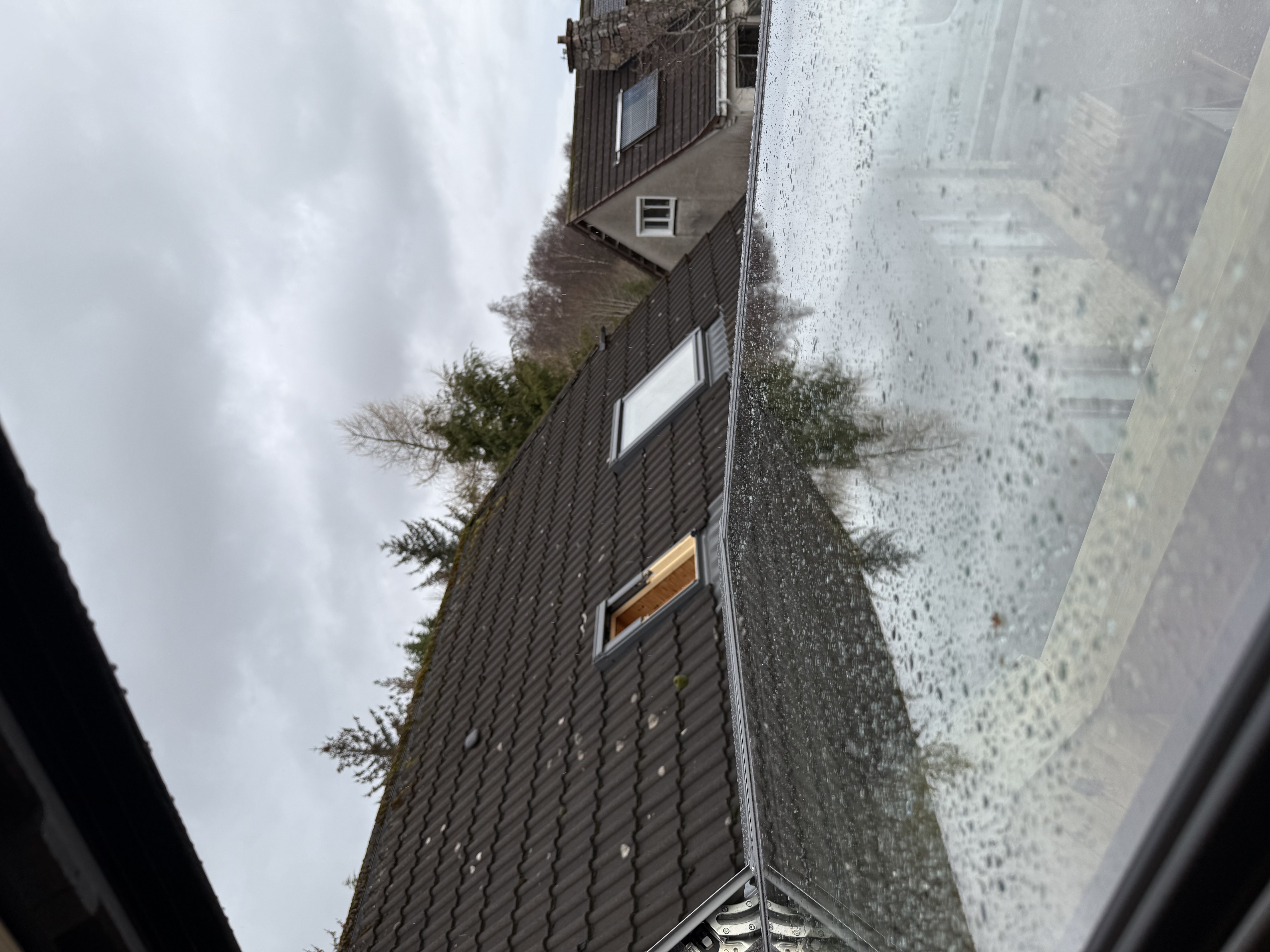 Photo showing a completed VELUX glass replacement