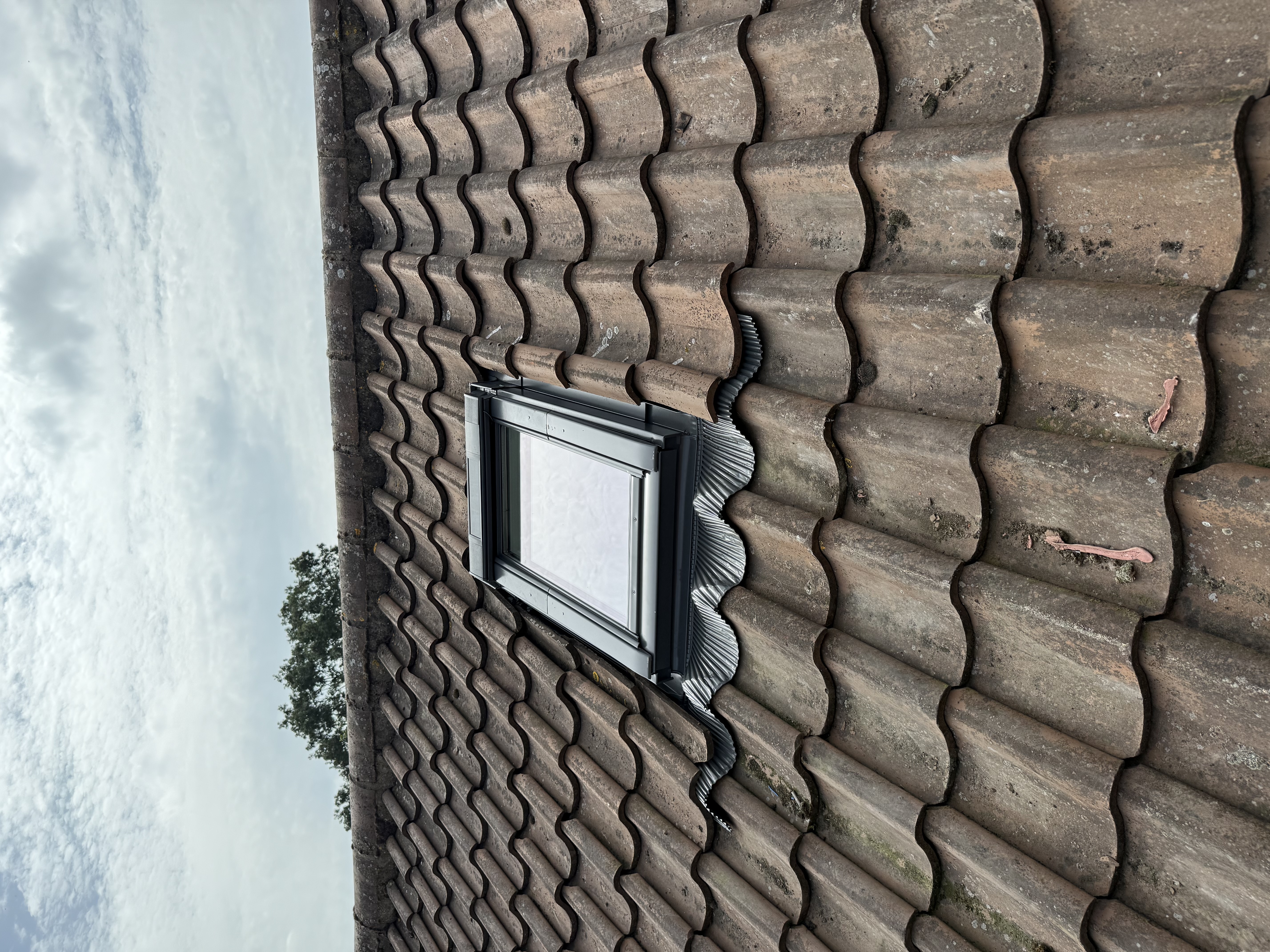 Photo showing a completed VELUX glass replacement