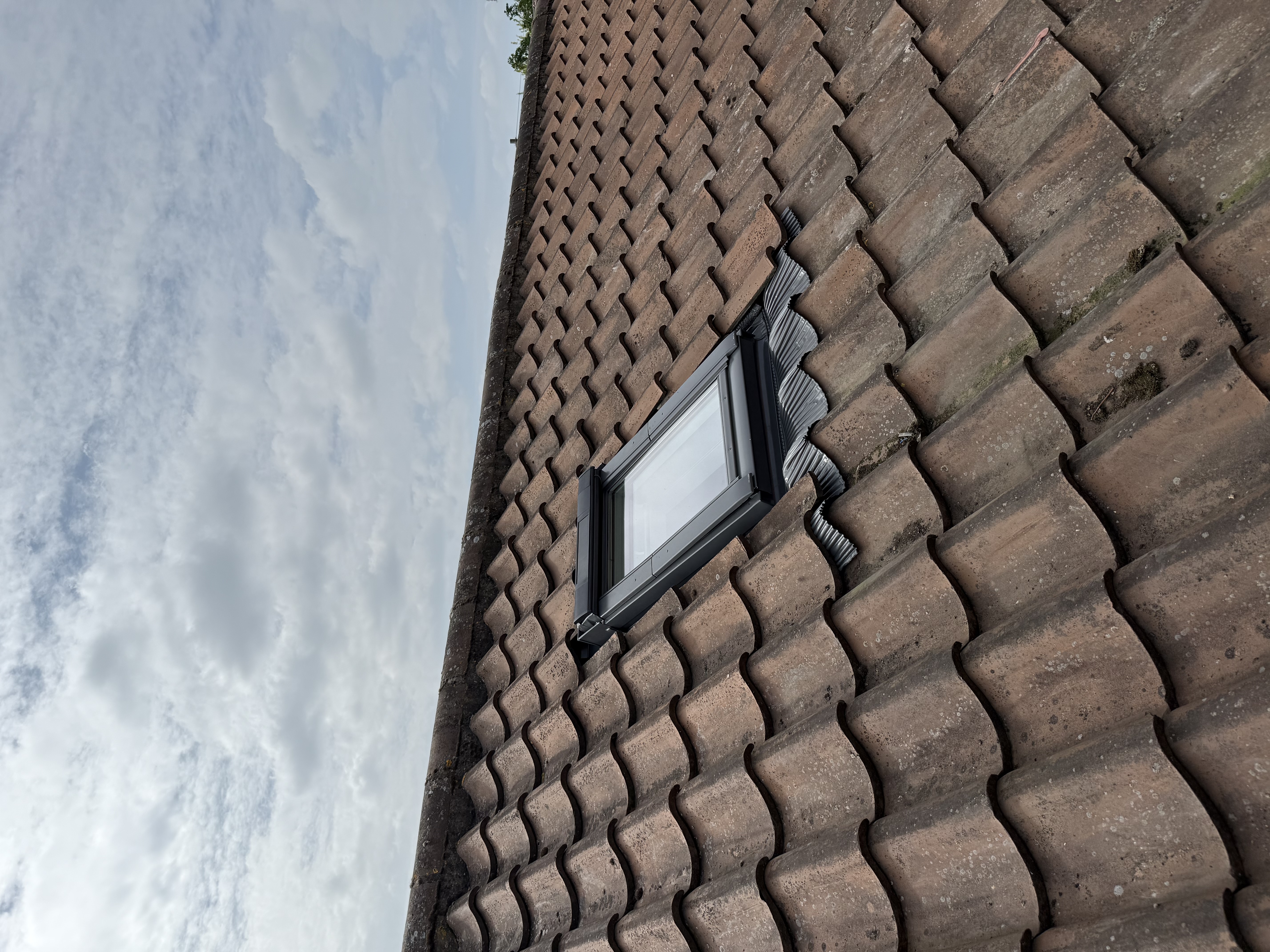 Genuine example of a VELUX glass replacement completed by Skylight Fitters