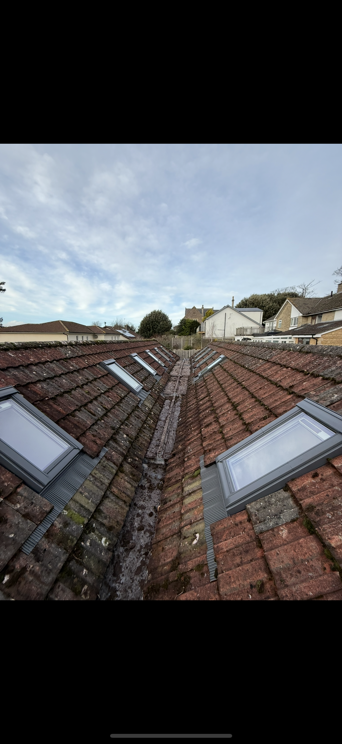 Installation example of a VELUX glass replacement