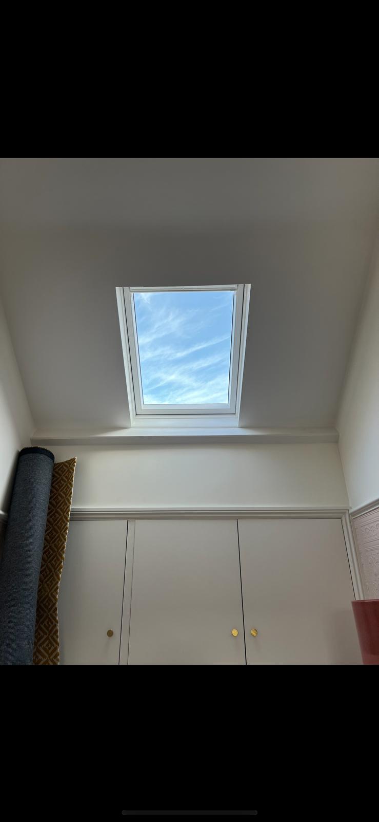 Installation example of a VELUX glass replacement