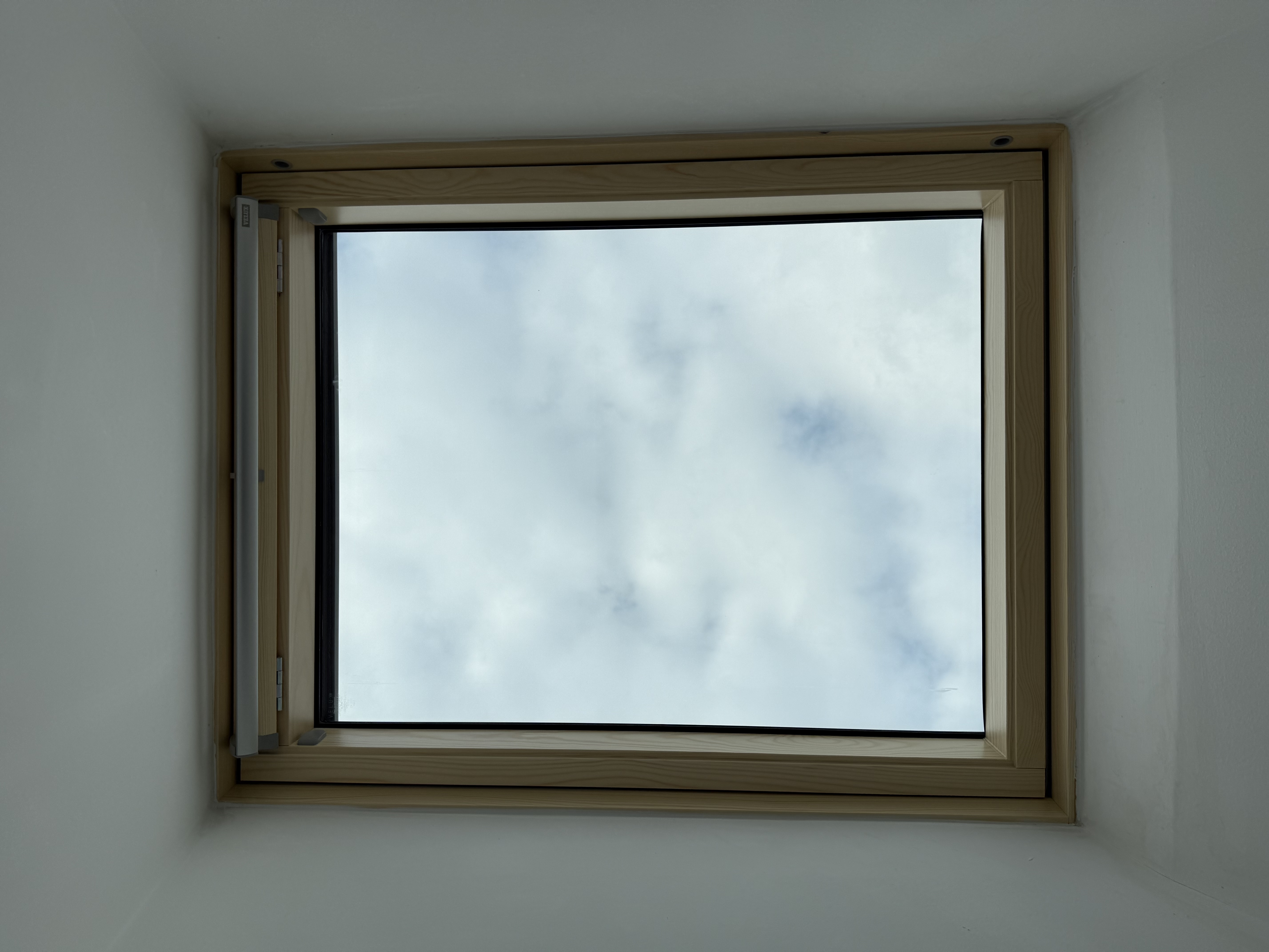 Photo showing a completed VELUX glass replacement