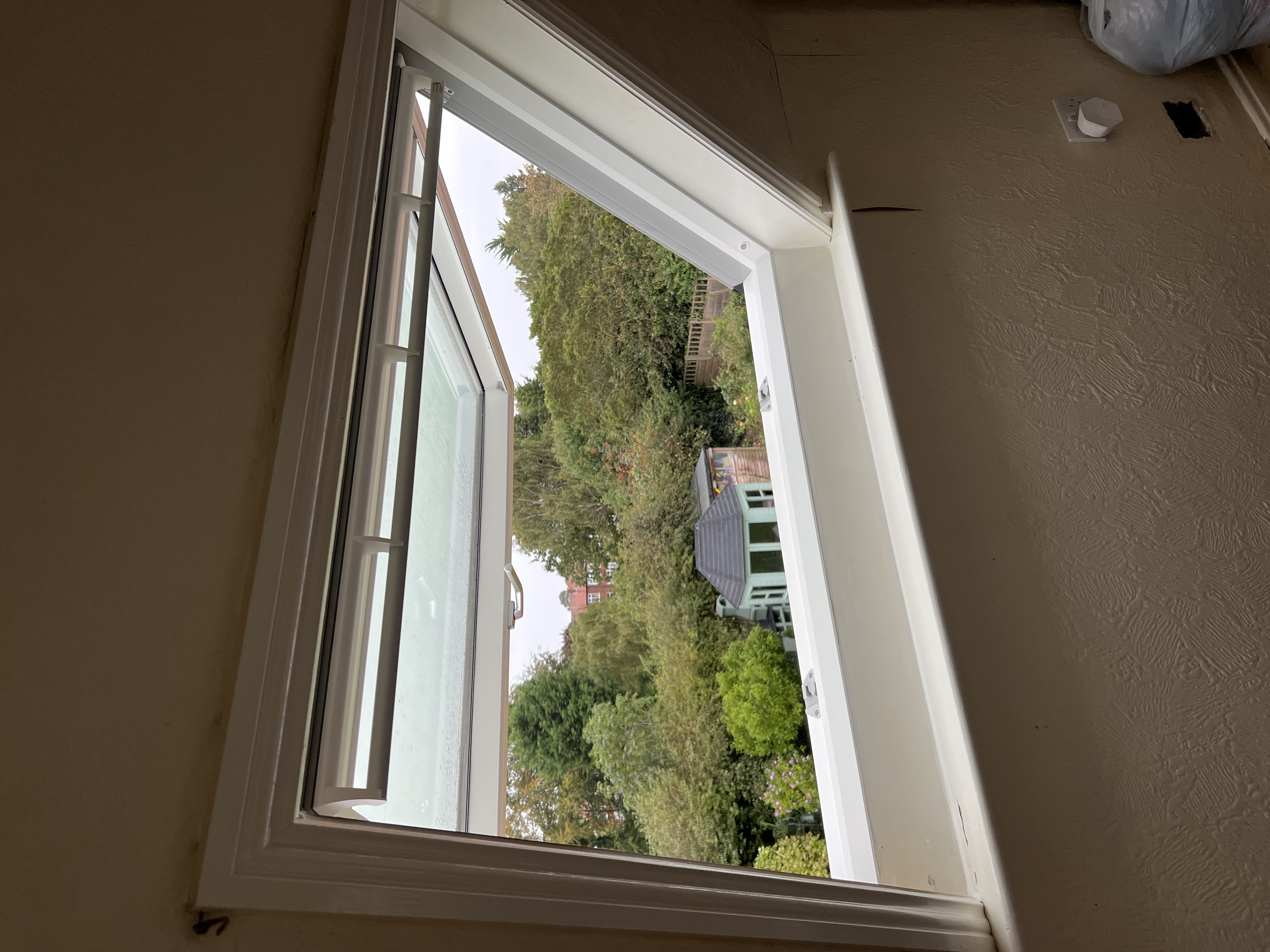 Photo showing a completed VELUX glass replacement