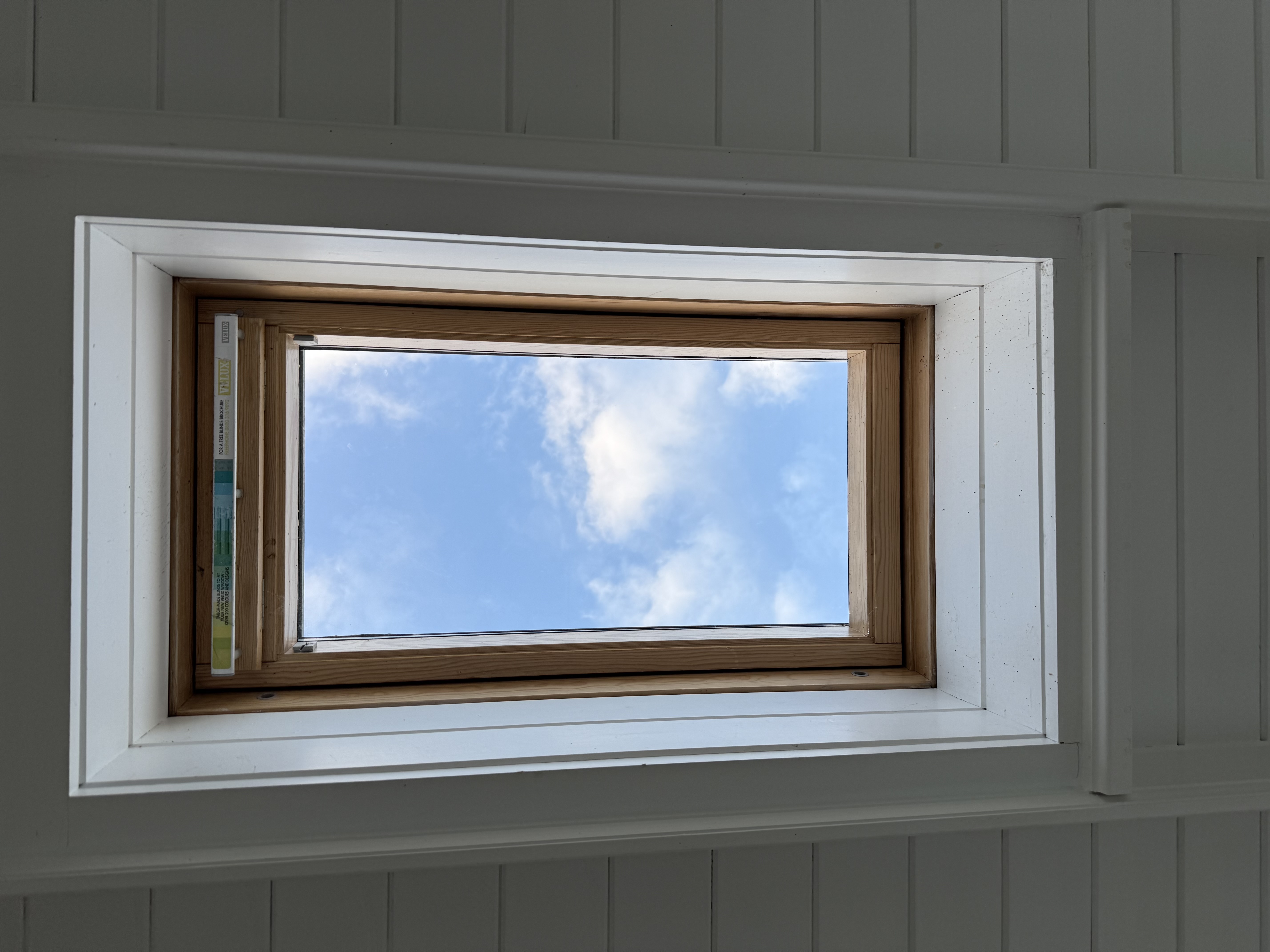 Installation example of a VELUX glass replacement