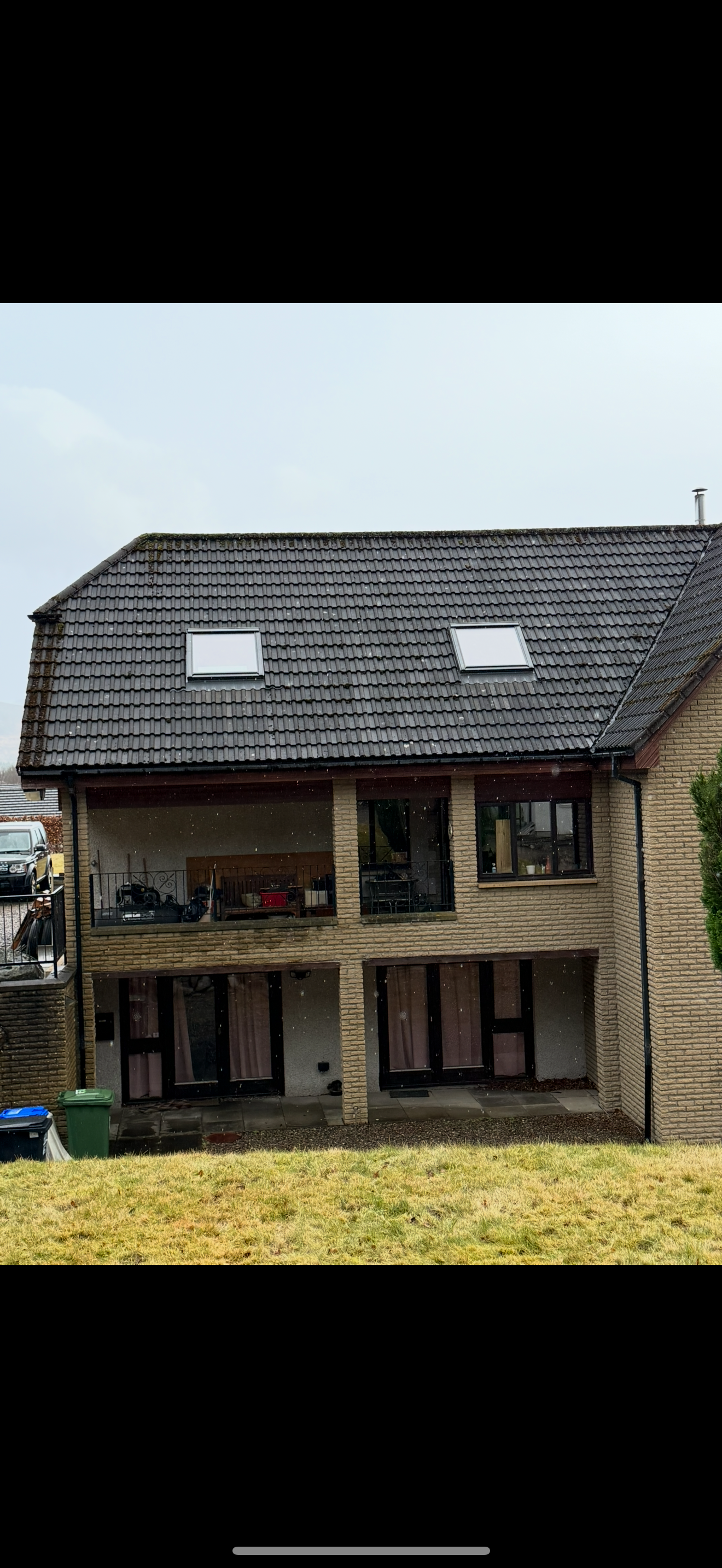 Installation example of a VELUX repair service