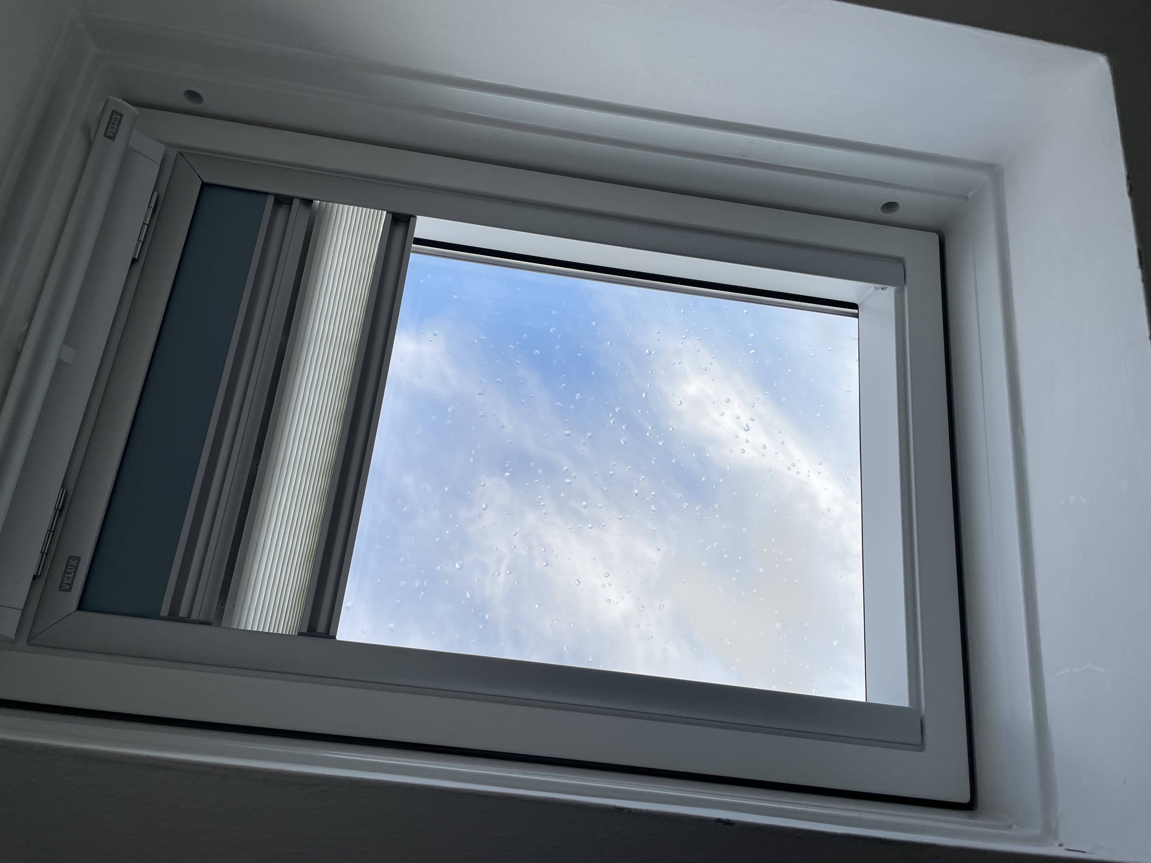 Installation example of a VELUX repair service