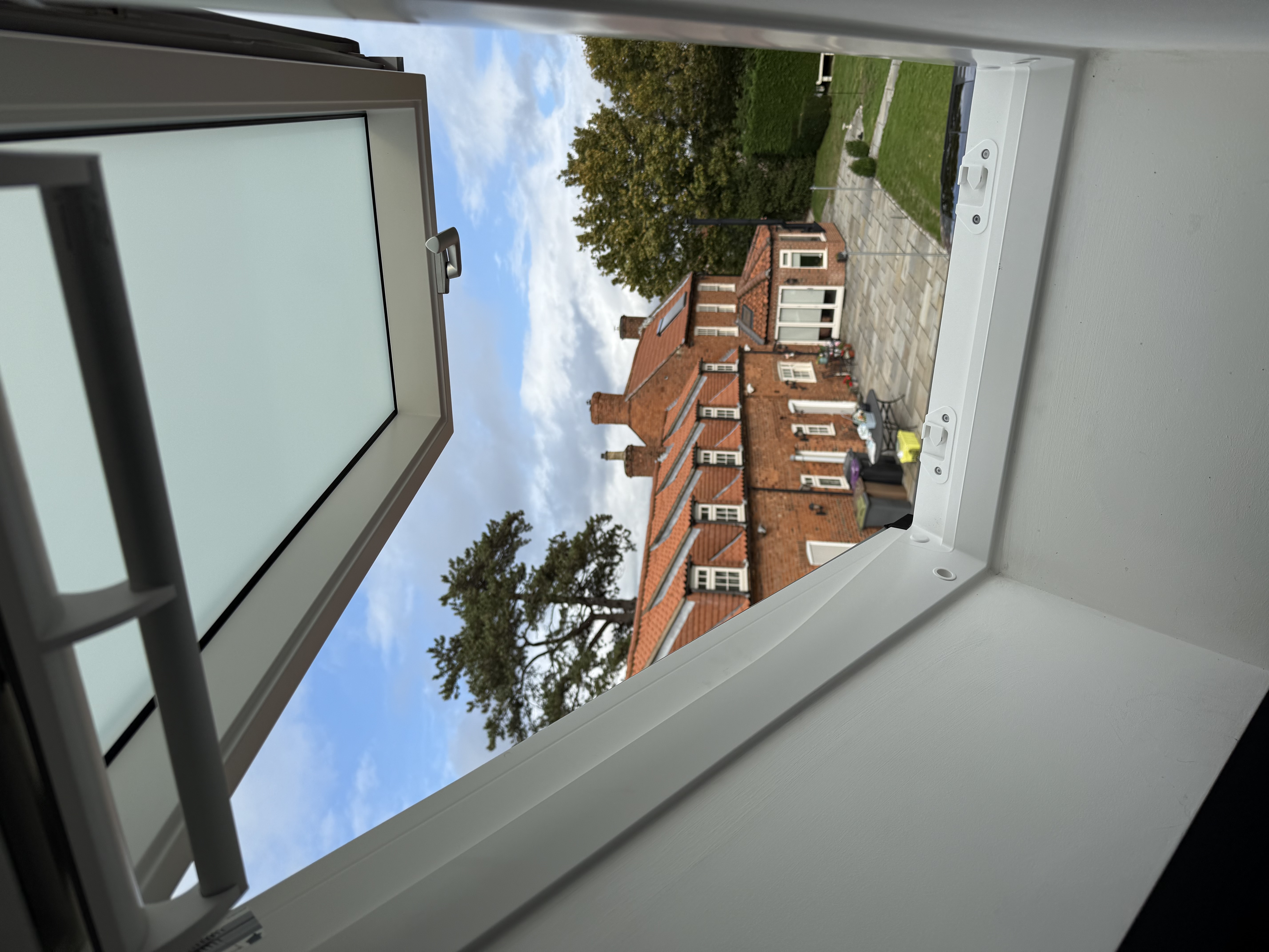 Installation example of a VELUX repair service