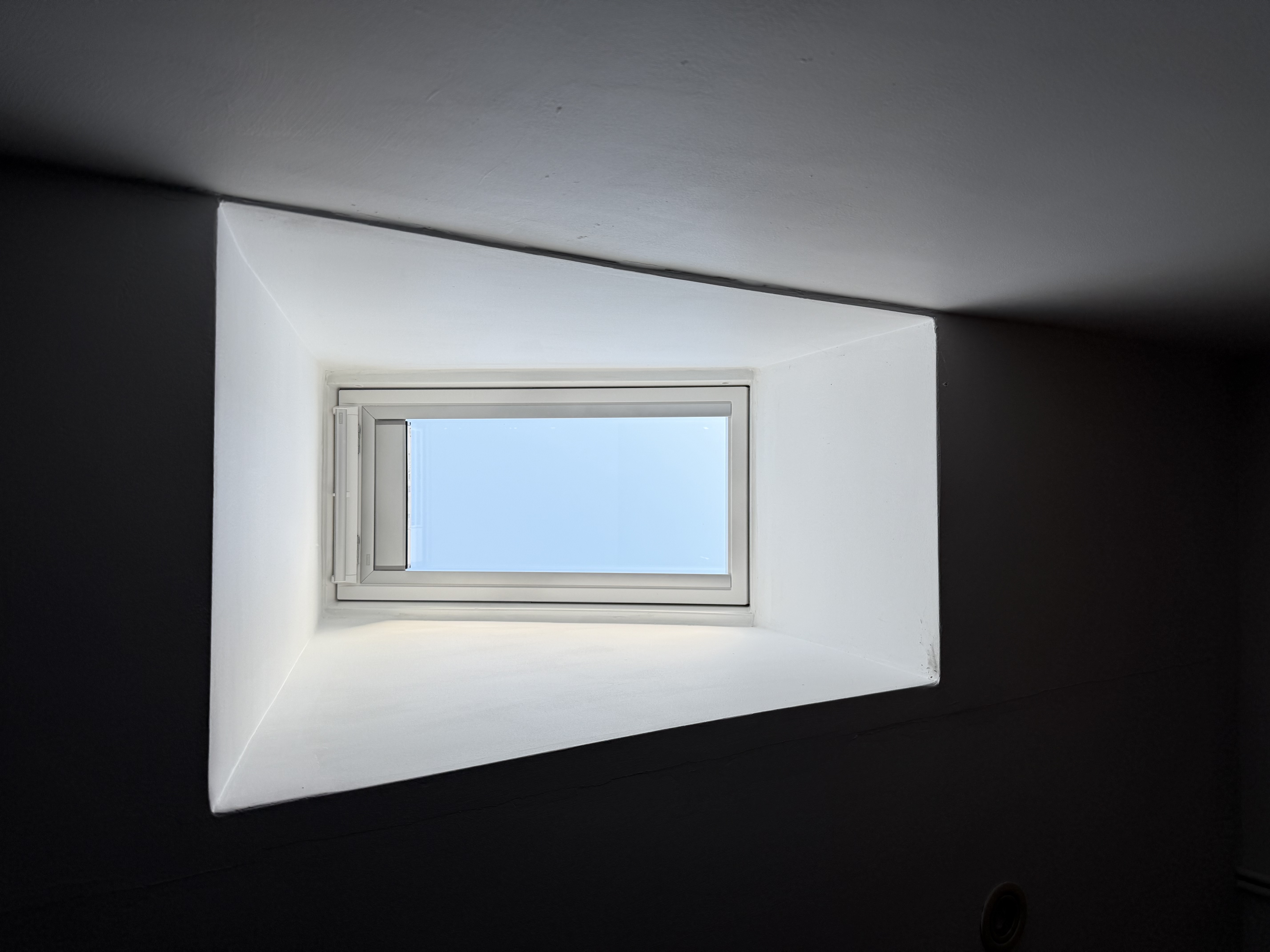 Installation example of a VELUX repair service