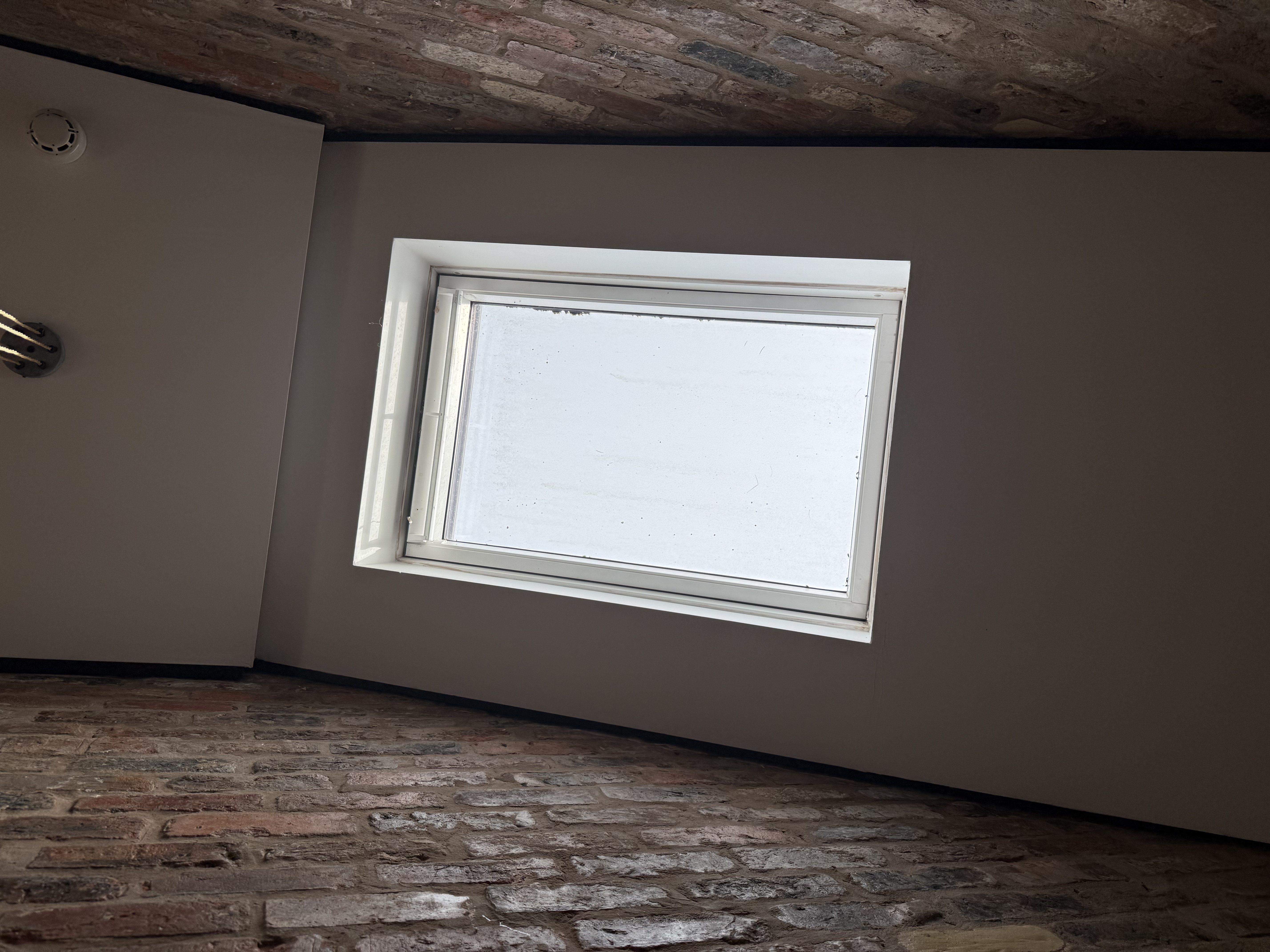Installation example of a VELUX replacement