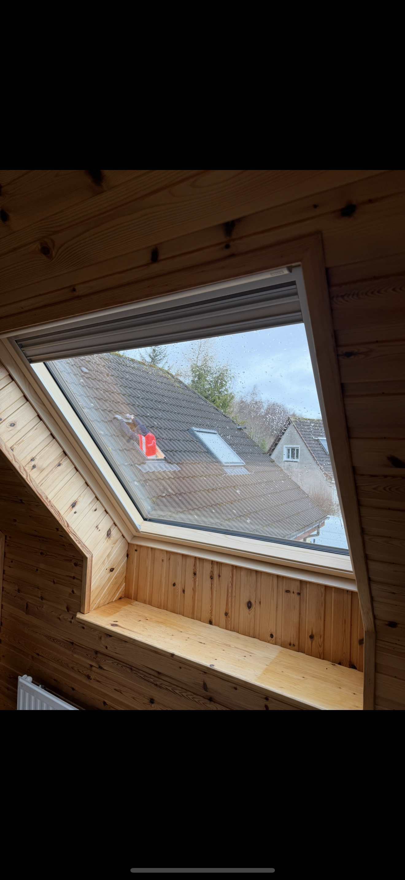 Photo showing a completed VELUX replacement