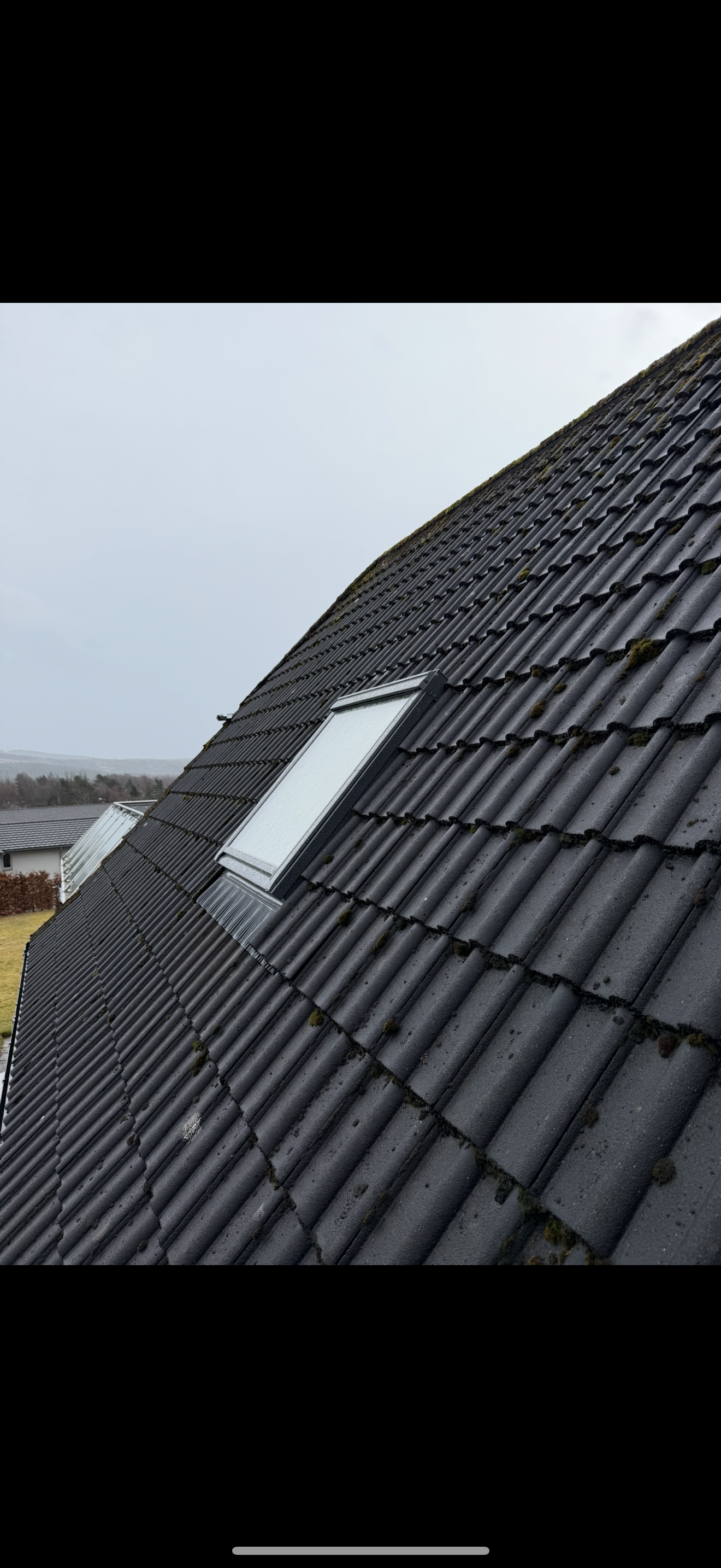 Photo showing a completed VELUX replacement