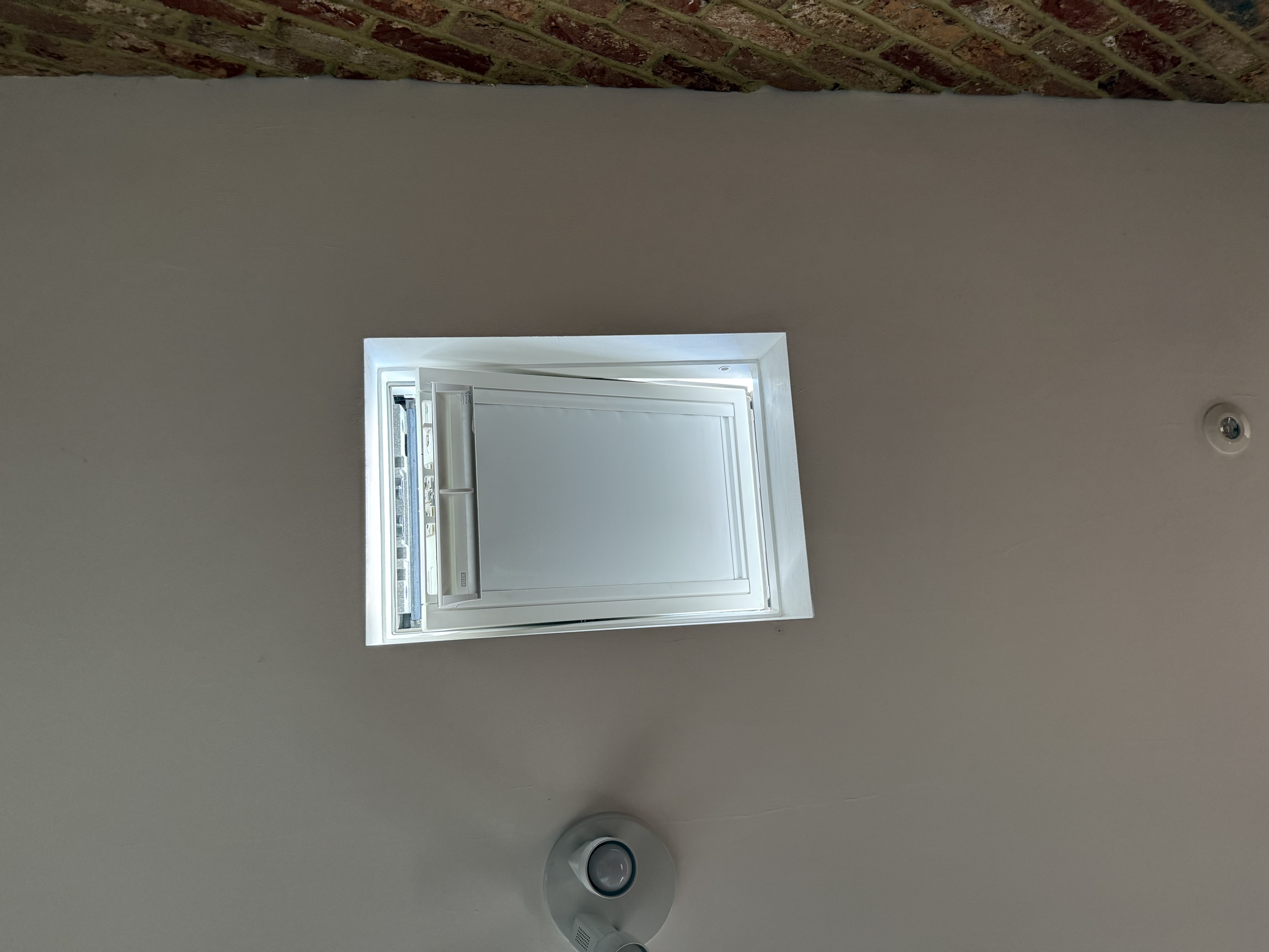 Installation example of a VELUX replacement