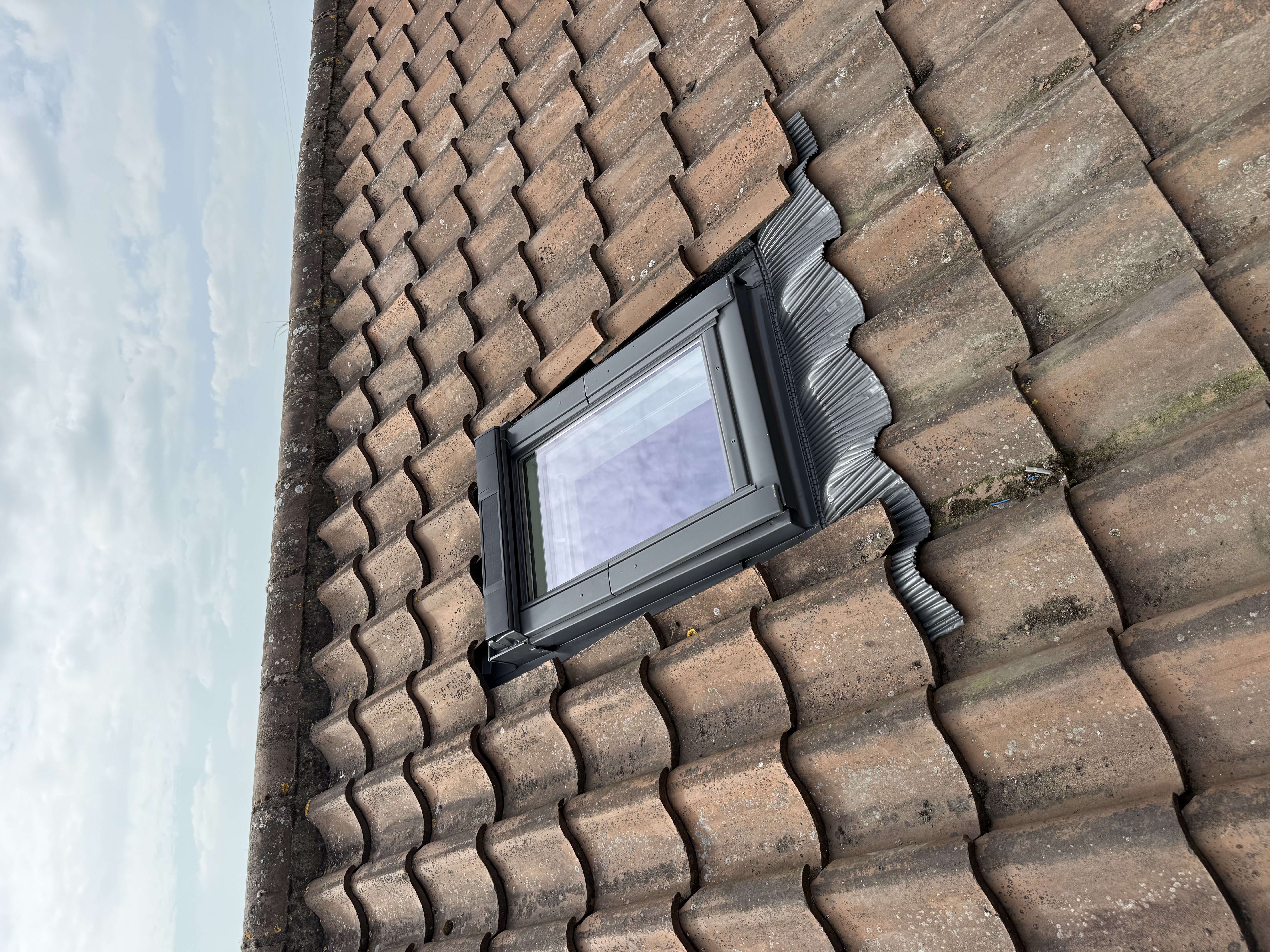 Genuine example of a VELUX replacement completed by Skylight Fitters
