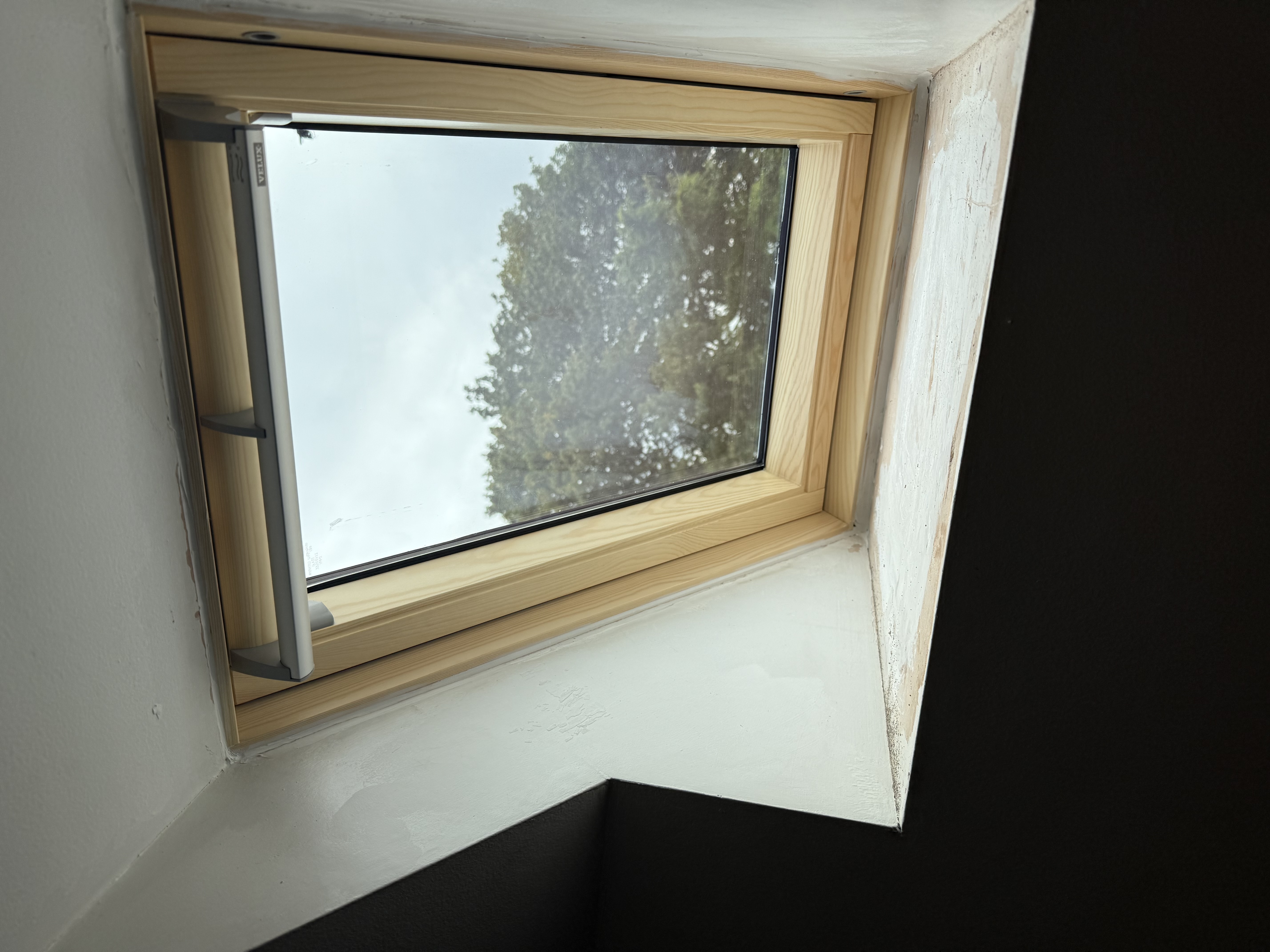 Genuine example of a VELUX replacement completed by Skylight Fitters
