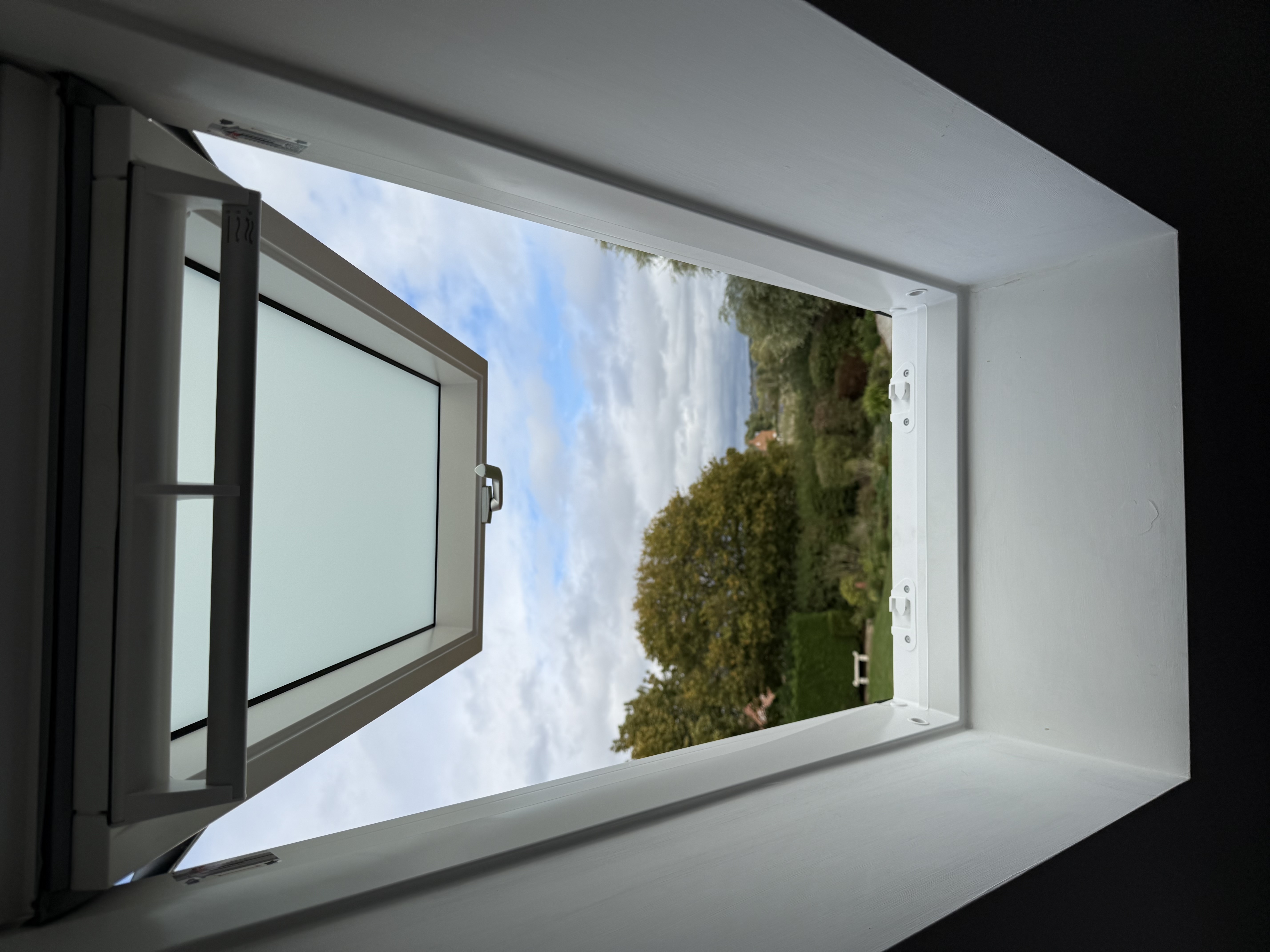 Genuine example of a VELUX replacement completed by Skylight Fitters