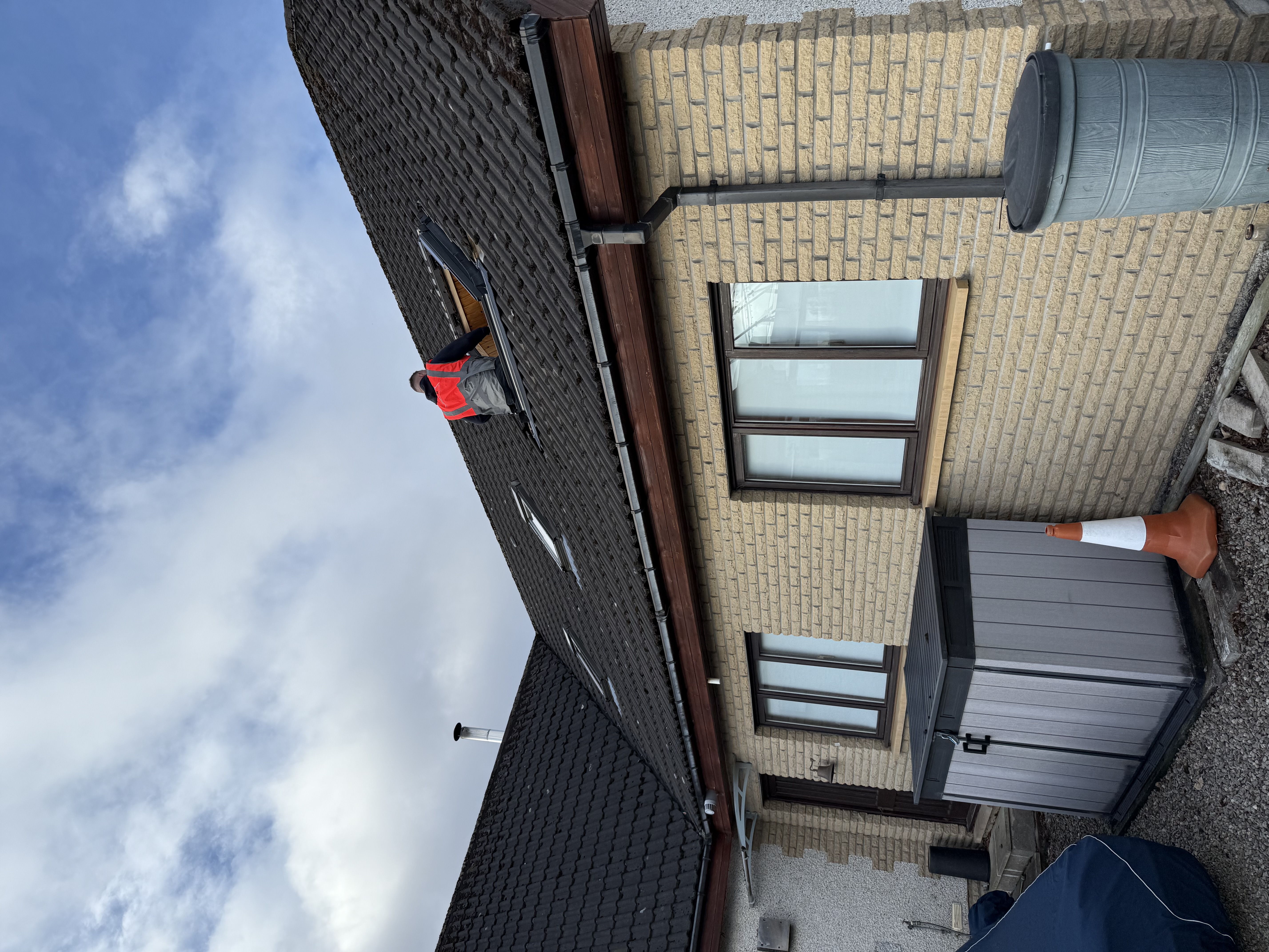 Genuine example of a VELUX replacement completed by Skylight Fitters