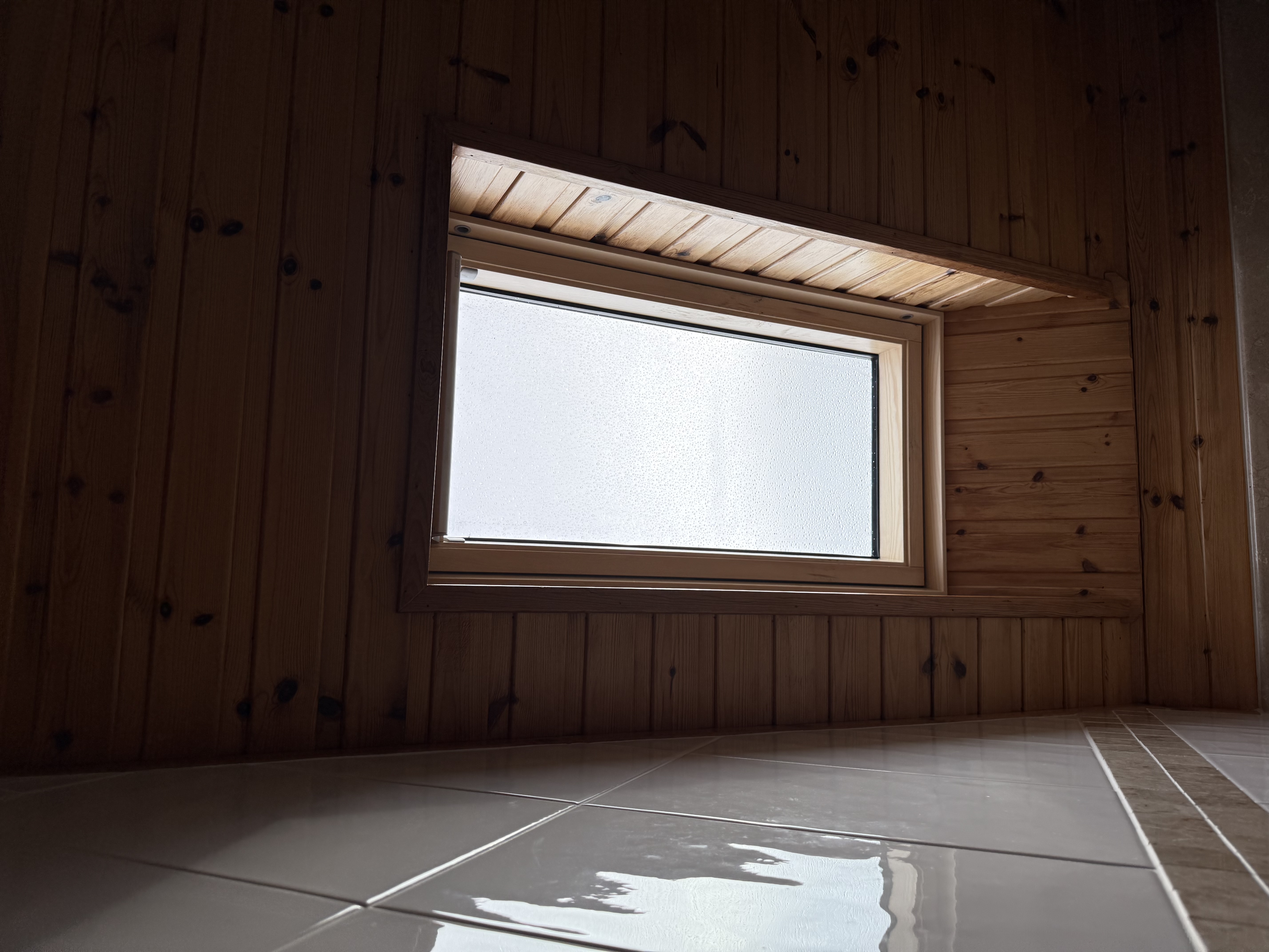 Genuine example of a VELUX replacement completed by Skylight Fitters